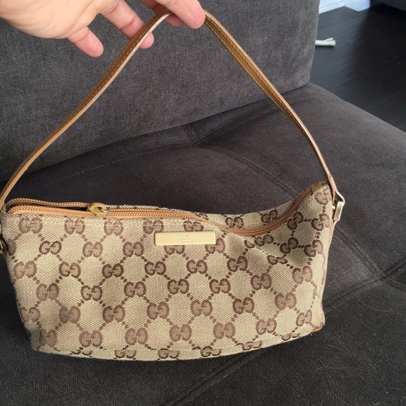 Gucci Handbags - Gucci small pouchette